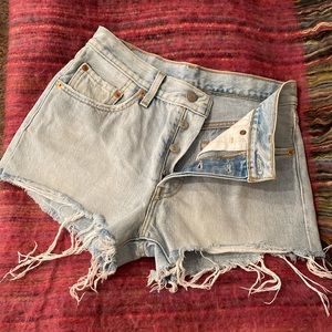 Levi’s 501 Denim Shorts Light Wash Size 26